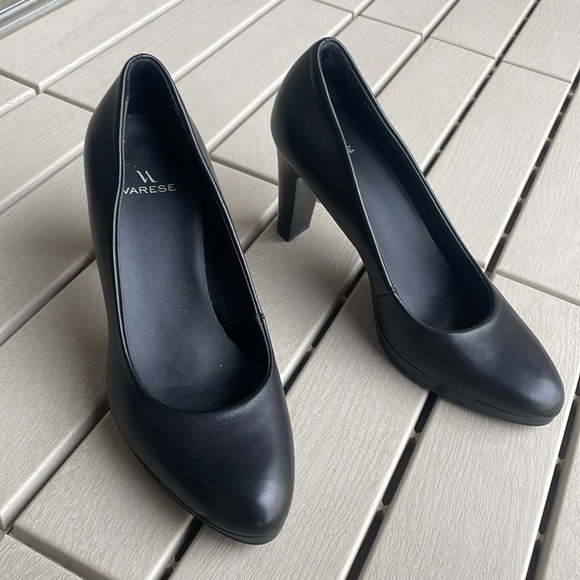 Leather pumps - Picture 5 of 9